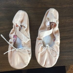 Capezio pink ballet shoes toddler 12 M